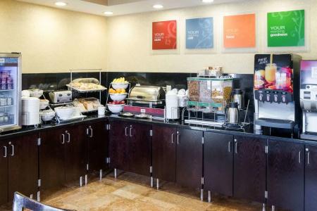 Med City & Suites - 12