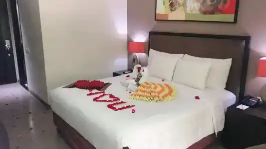 100 Sunset Boutique - 48