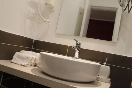Le Coq Suites - 111