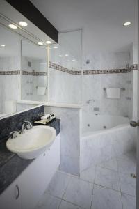 Pagoda & Spa - 8