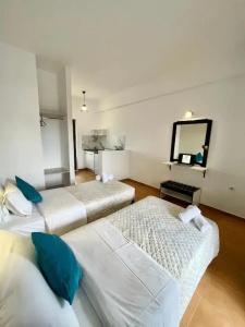 Sandy Beach Studios - 181