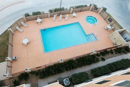 Hampton Inn & Suites I-20 - 26