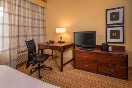 Courtyard Research Triangle Park - 4