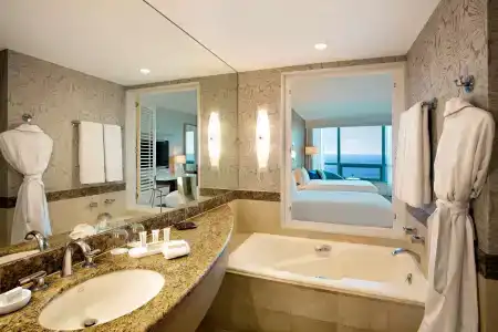 The Diplomat Beach Resort Hollywood, Curio Collection by Hilton - 10