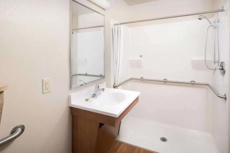 WoodSpring Suites - 19