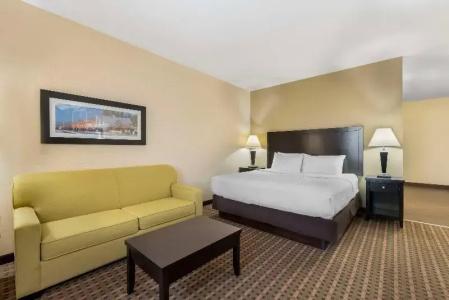 Best Western Pacific Inn - 70