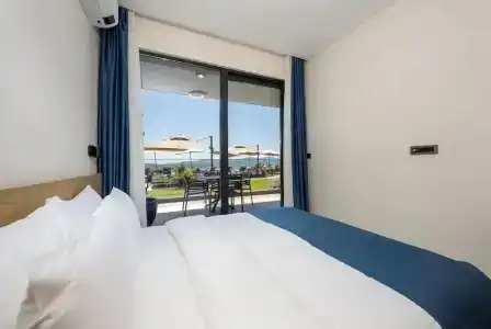 Royal Blue & Residences - 32