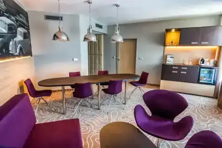 Holiday Inn - 73