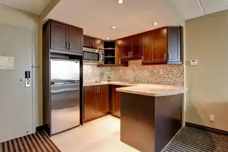 Best Western Plus North York & Suites - 28