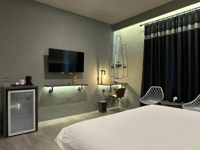 Stark Boutique and Spa - 5