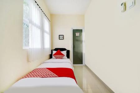 OYO 90778 River inn Malioboro - 4