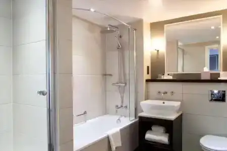 London Chigwell Prince Regent, BW Signature Collection - 75