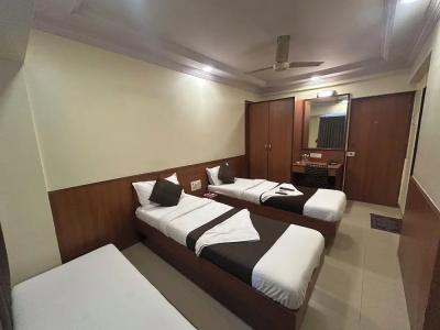 Lucky Goregaon - 36