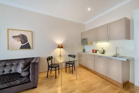 Hunger Wall Residence - 14
