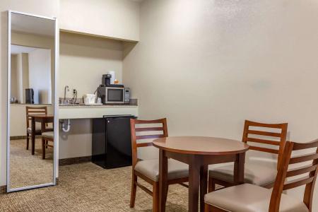 Comfort Suites Walnut Creek - 2