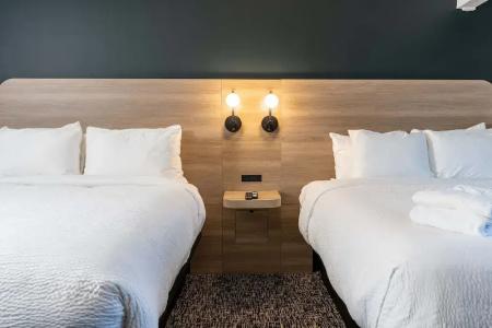 Days Inn & Suites by Wyndham - 35