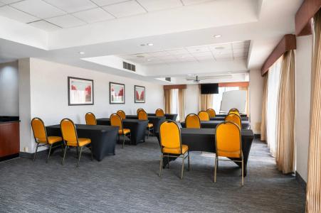 Comfort Inn & Conference Centre Airport - 17