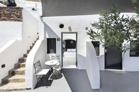 Pearl of Caldera Oia - Boutique by Pearl Collection - 48