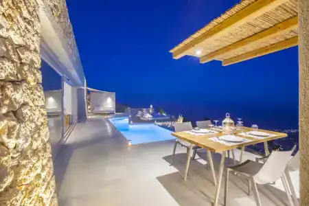 Santorini Heights - 17