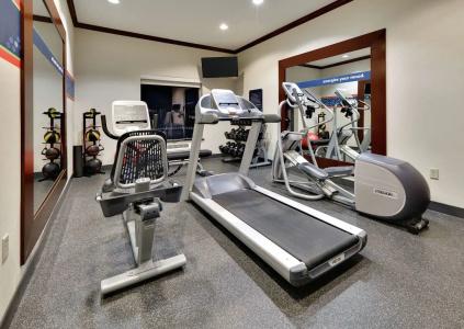 Hampton Inn & Suites I-20 - 24