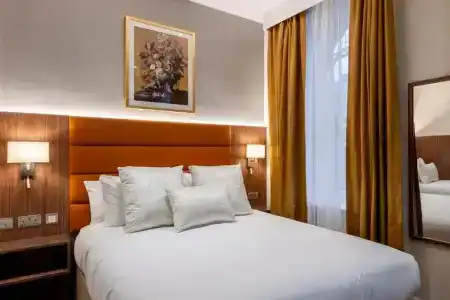 The Castleton - 38