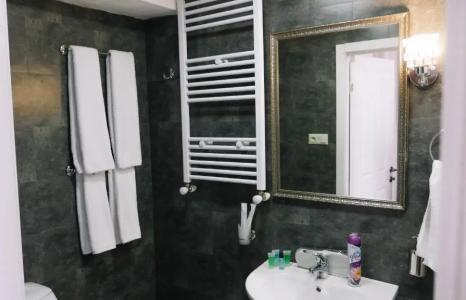 Simon's Boutique - 26