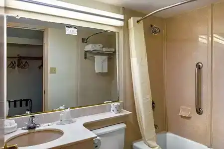 Quality Inn - Lindale - 33