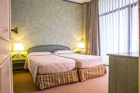 Grand Astoria - 6
