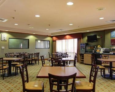 Comfort Suites West - 30