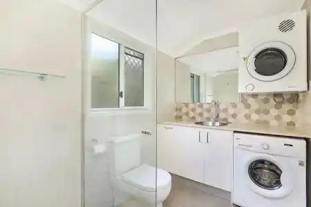 Coral Beach Noosa - 77