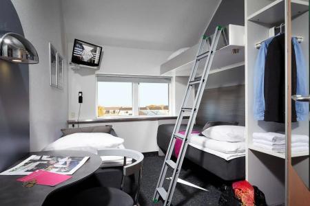 Cabinn Express - 1