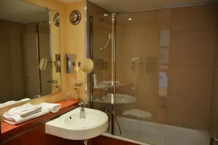 Best Western Royal Caen - 37