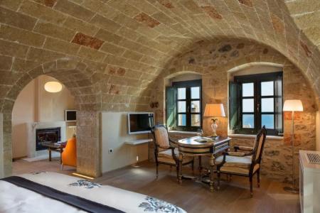 Moni Emvasis Luxury Suites - 48