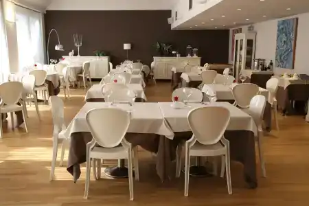 Helios & Restaurant - 9