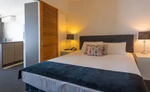 Broadbeach Savannah - 52