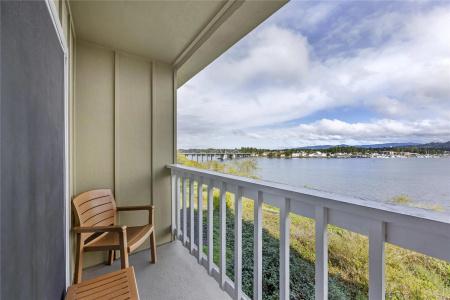 Best Western Pier Point Inn - 39