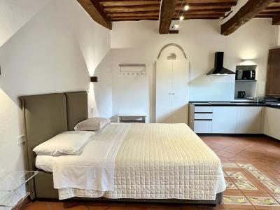 Regis Condo - 226