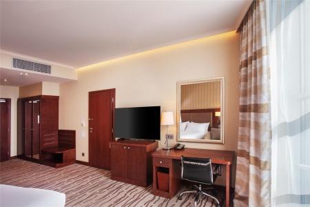 DoubleTree by Hilton Bratislava - 36