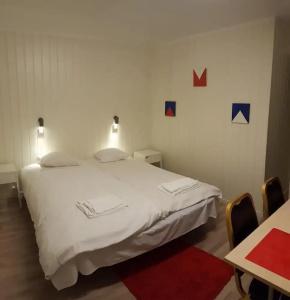 Holms Motel - 23