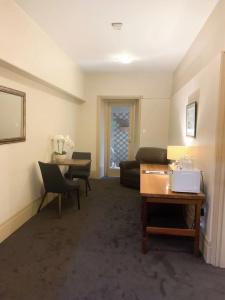 Macquarie Manor - 110