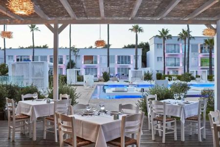 So White Club Resort - 44