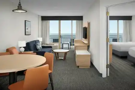 Courtyard Virginia Beach Oceanfront / North 37th Street - 85