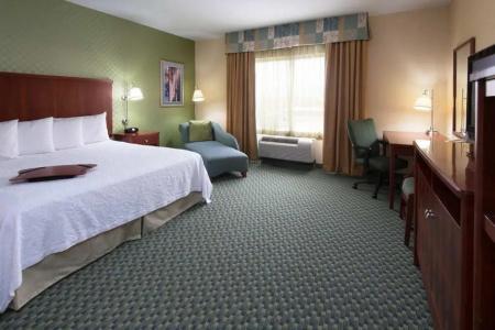 Hampton Inn & Suites West - 71