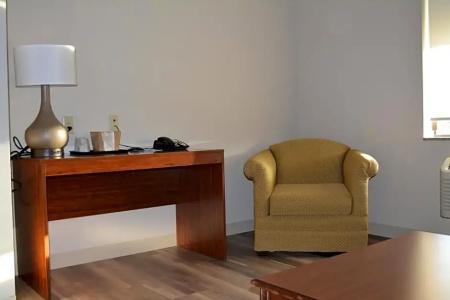 Microtel Inn & Suites by Wyndham College Station - 72