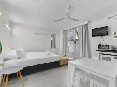 Camden Motor Inn - 92