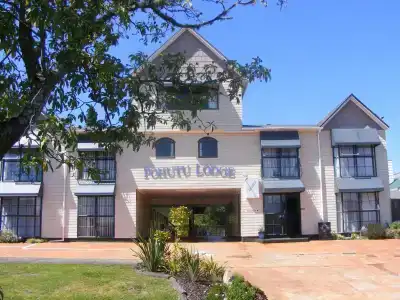 Pohutu Lodge - 0