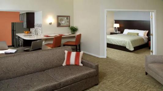 Staybridge Suites - 95