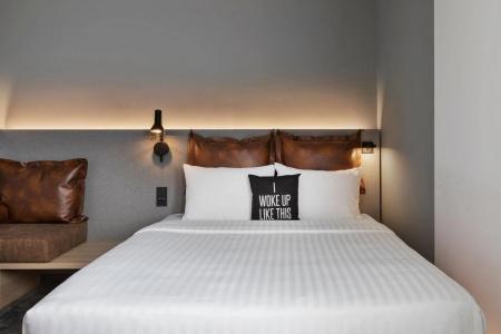 Moxy Duesseldorf City - 12