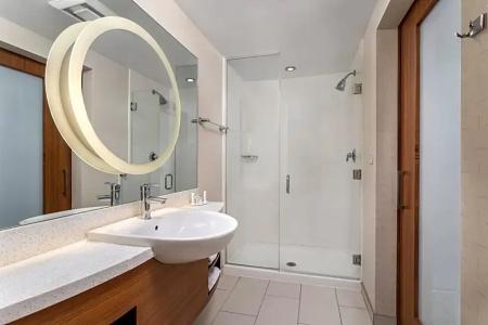 SpringHill Suites by Marriott Downtown/Cameron Harbor - 44