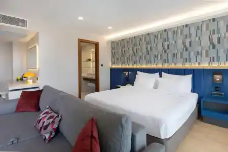 Sarar Kizilcikli - 29